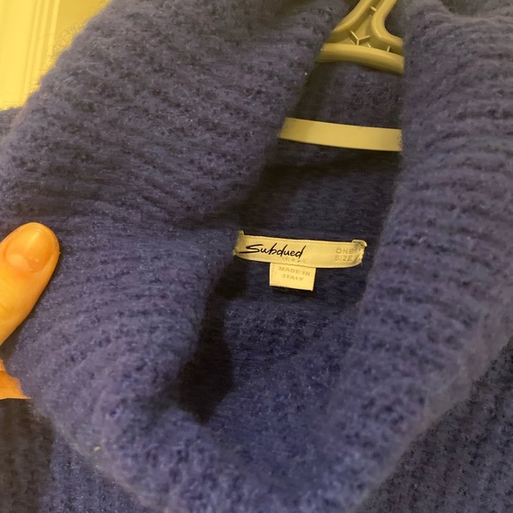 Blue sweater 💙 - Picture 2 of 2